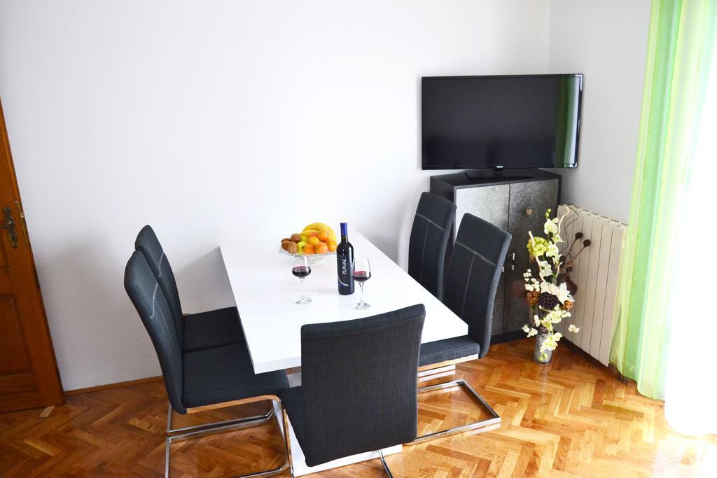 Apartments Mikulic Biograd Na Moru Dış mekan fotoğraf